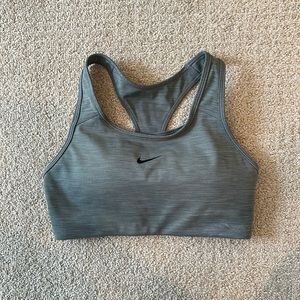NWOT Nike sports bra